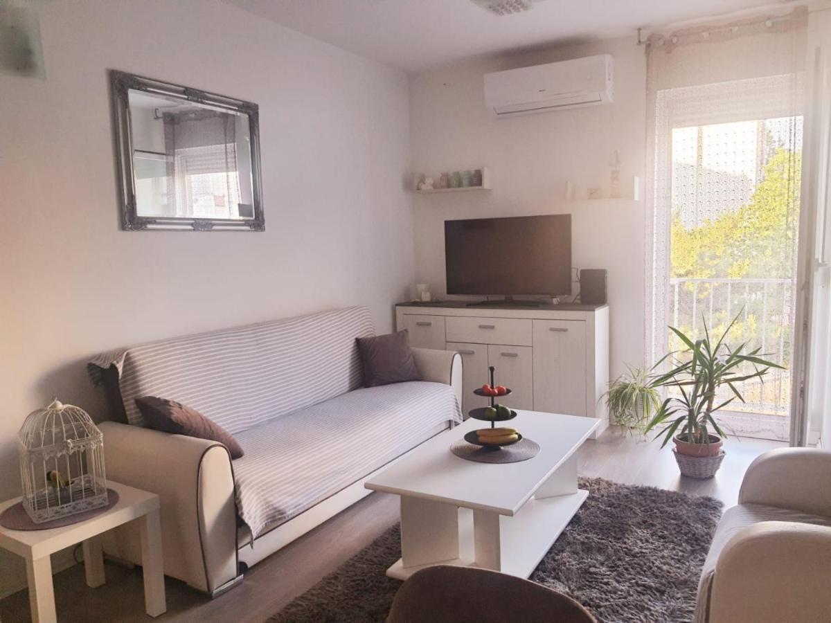 Prekrasan Apartman “Marko” Sa Dvije Sobe Split Exterior foto