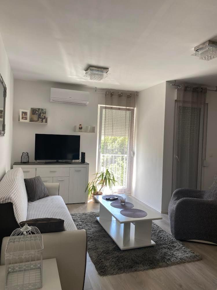 Prekrasan Apartman “Marko” Sa Dvije Sobe Split Exterior foto