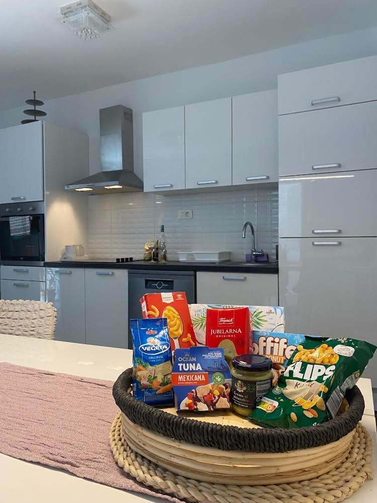 Prekrasan Apartman “Marko” Sa Dvije Sobe Split Exterior foto
