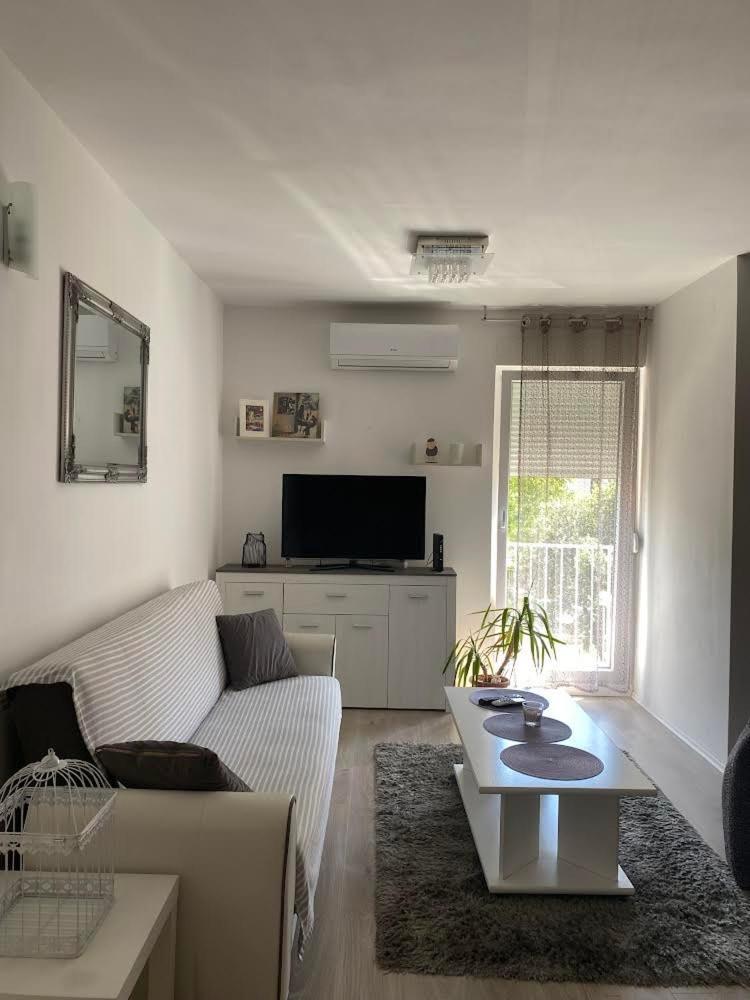 Prekrasan Apartman “Marko” Sa Dvije Sobe Split Exterior foto