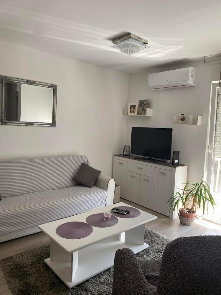 Prekrasan Apartman “Marko” Sa Dvije Sobe Split Exterior foto
